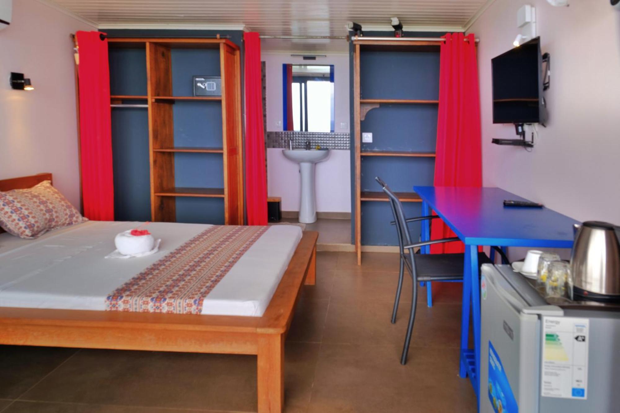 Hotel Villa Les Orchidees Ambatoloaka  Bagian luar foto